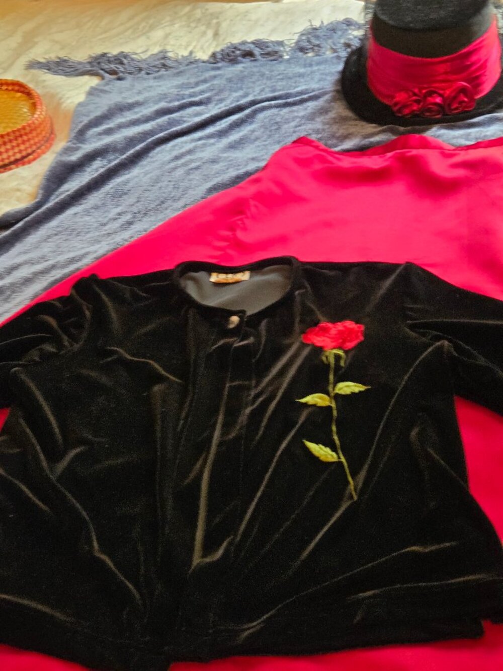STUNNING BLACK VELVET WITH ROSE APPLIQUE WITH LEAVES. BY CLIO SZ S